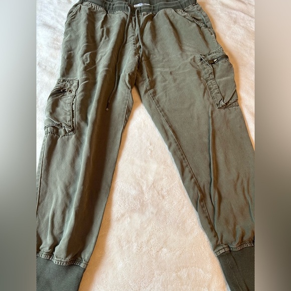 Women’s Olive Cargo Jogger Pants - Picture 2 of 5